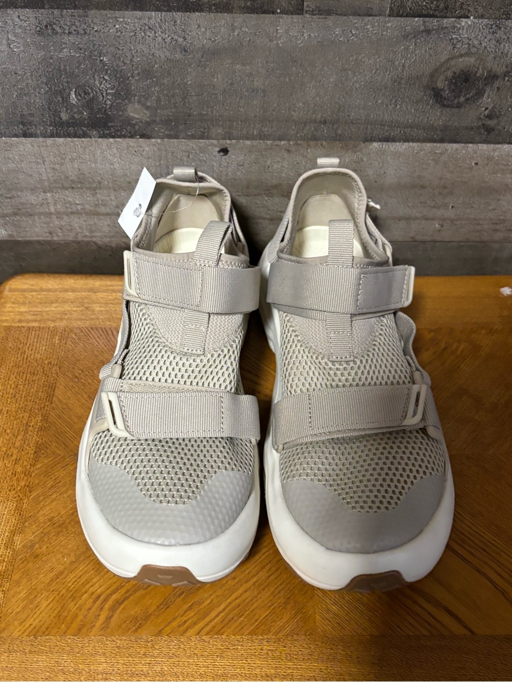 NWOT Teva Beige Outlander Water/hiking Sandal-Sneaker with Hook Strap 11 - Picture 2 of 9